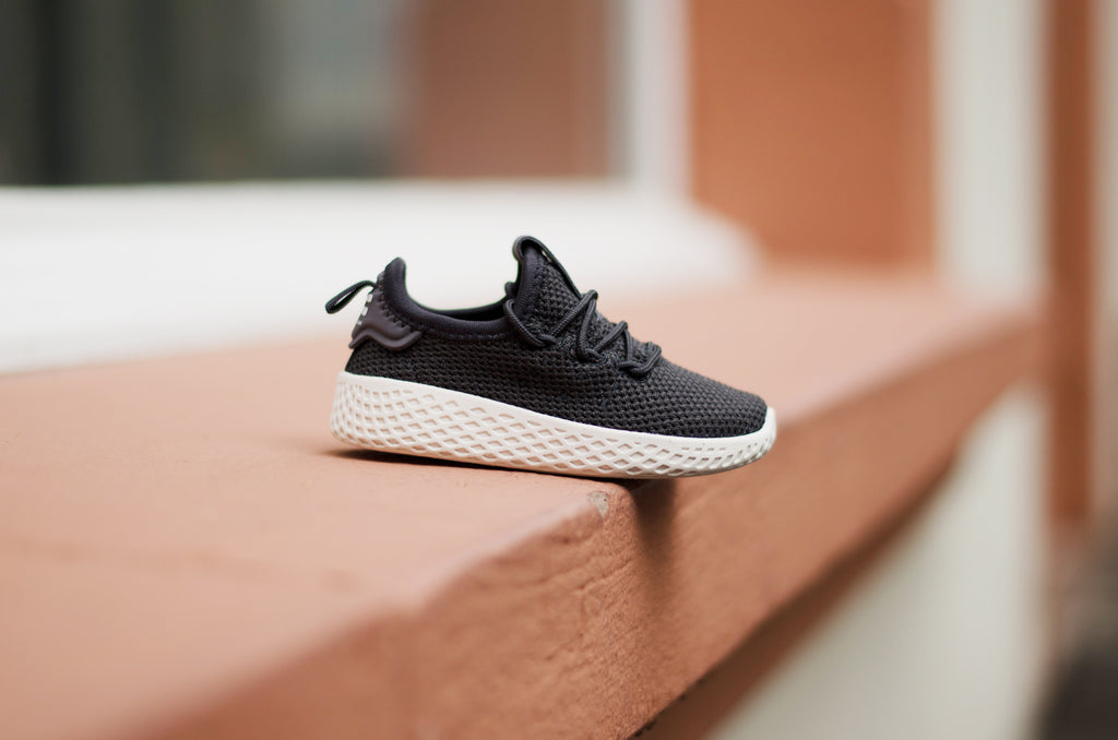 Adidas Pharell Williams Tennis Hu I Carbon/White BB6826