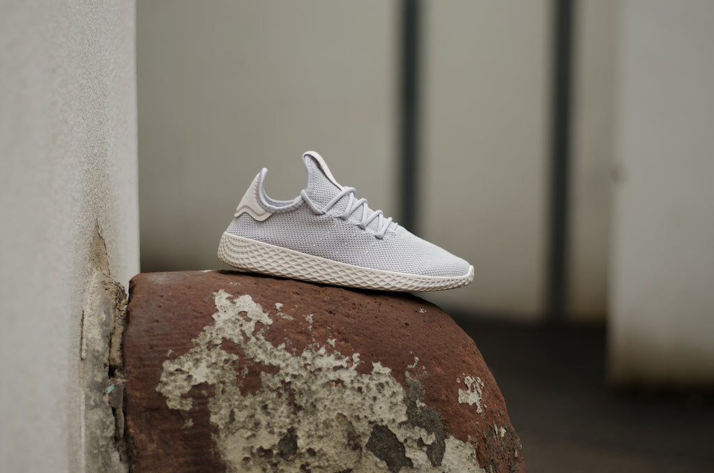 Adidas Pharell Williams Tennis Hu W Grey/Chalk white DB2553