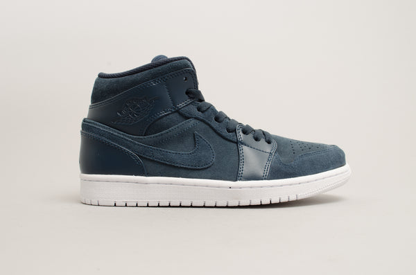 Air Jordan 1 Mid Armory Navy 554724-421