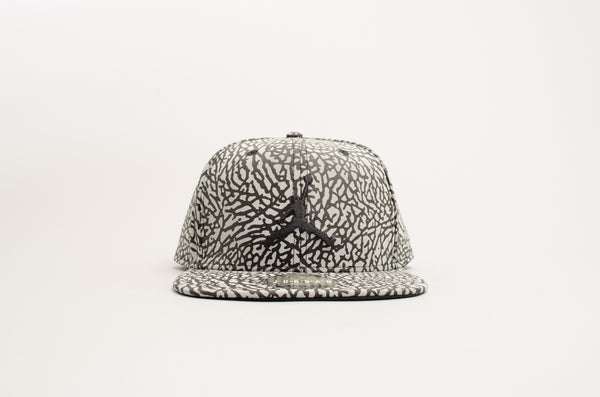 Jordan Reflective Elephant Print Snapback Silver Grey 834892-010