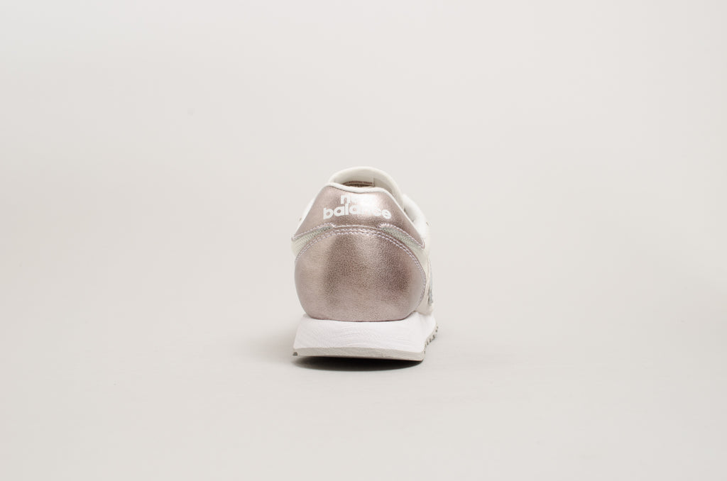 New Balance 520 Sea Salt Champagne WL520SNA