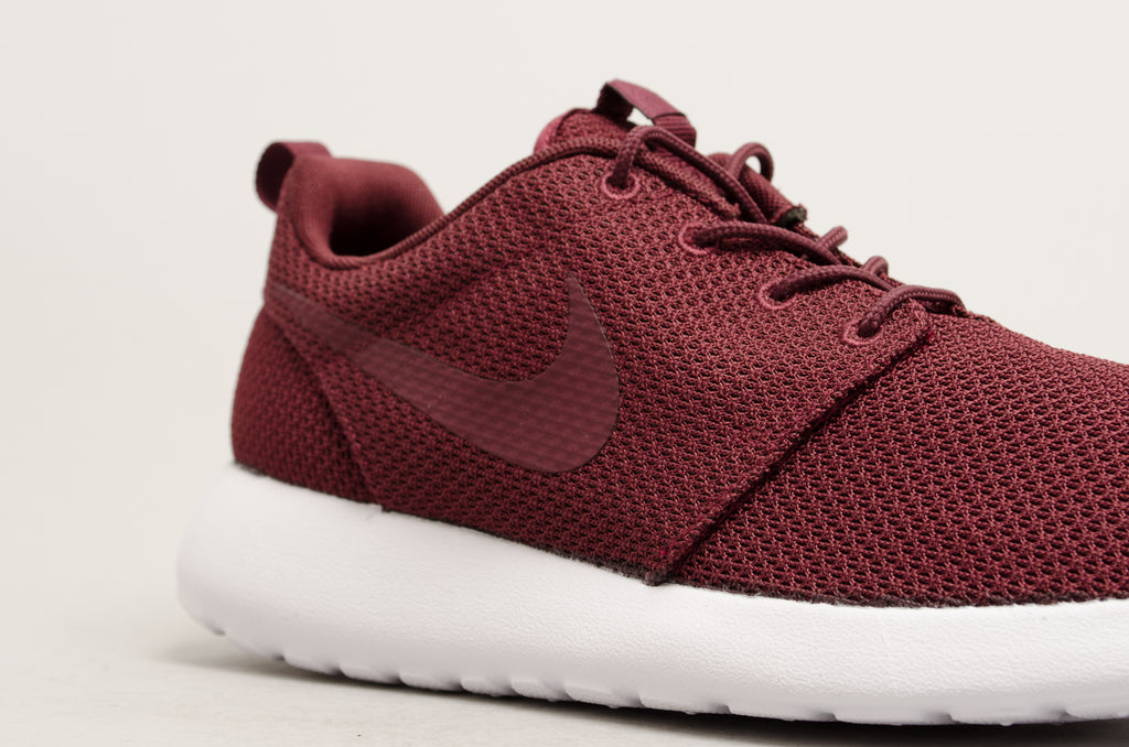 Nike Roshe One Night Maroon Burgundy 511881-605