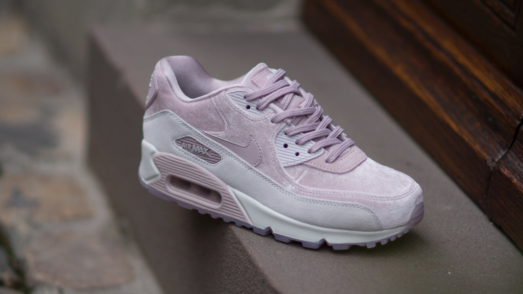 Nike Women's Air Max 90 Luxe Velvet Particle Rose 898512-600