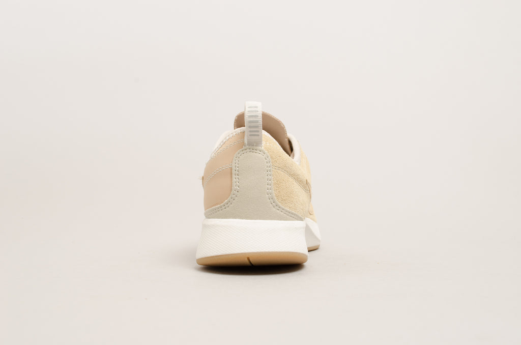 Nike Women's Dualtone Racer Special Edition Mushroom Tan 940418-200
