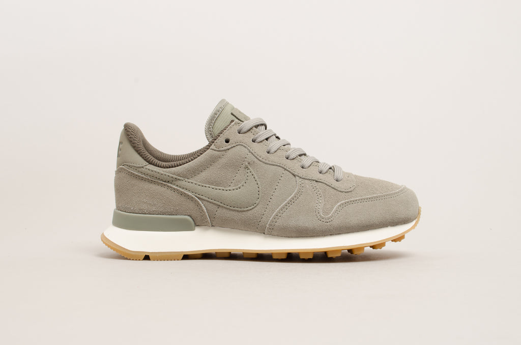 W Internationalist SE