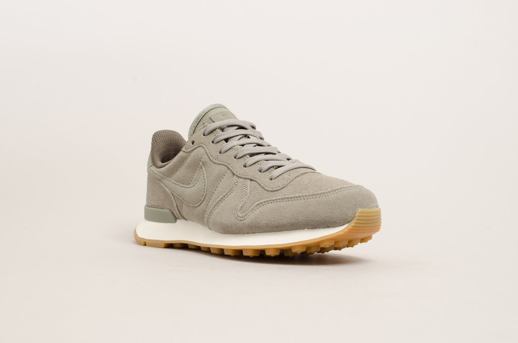 W Internationalist SE