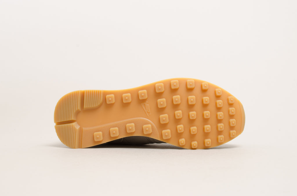 W Internationalist SE