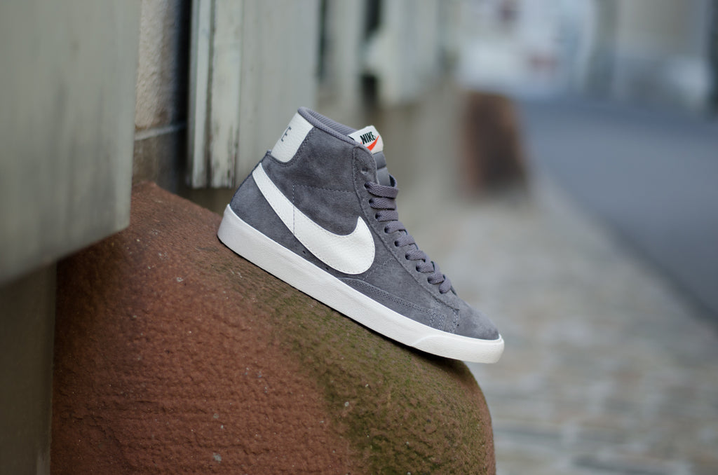 Nike Women's Blazer Mid Vintage Suede Grey/White 917862-004