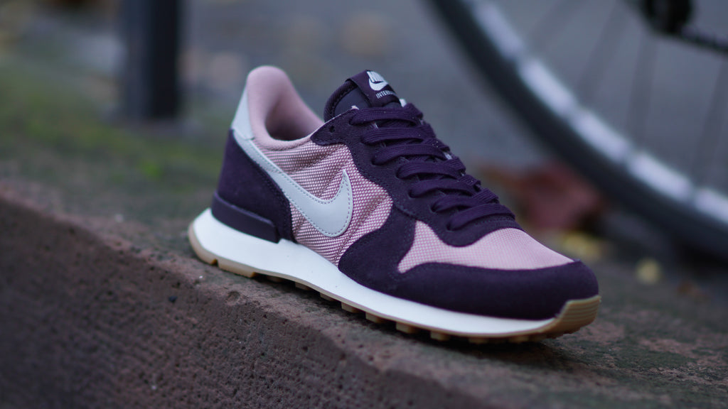 Nike Women's Internationalist Particle Pink/Port Wine 828407-608