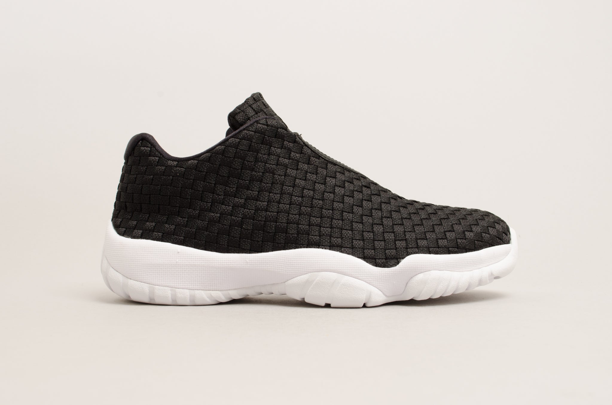 Air_Jordan_Future_Low_Black_Wh